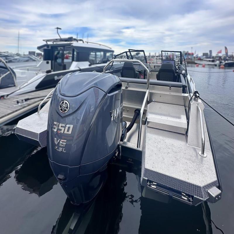 Buster SuperMagnum full aluminium powerboat with Yamaha F350 V6 outboard engine