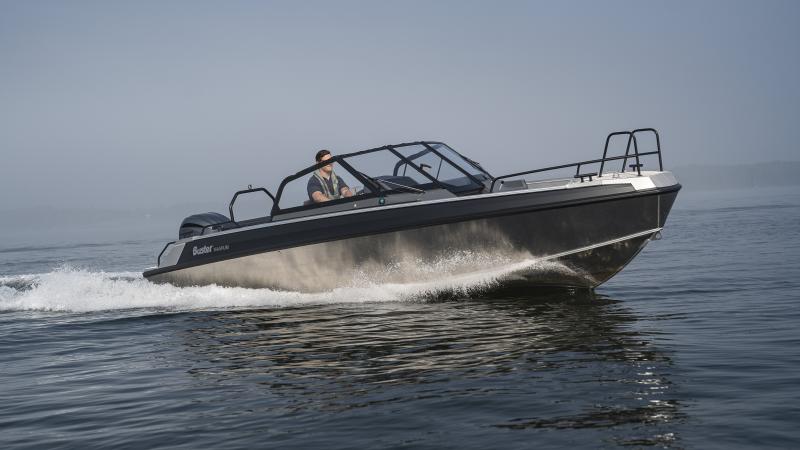 Buster Magnum aluminium boat